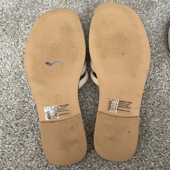 *Target sandals* - Picture 3 of 4